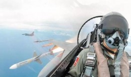 迷你枪战机最新爆料,神秘武器亮相，战斗格局再掀风云